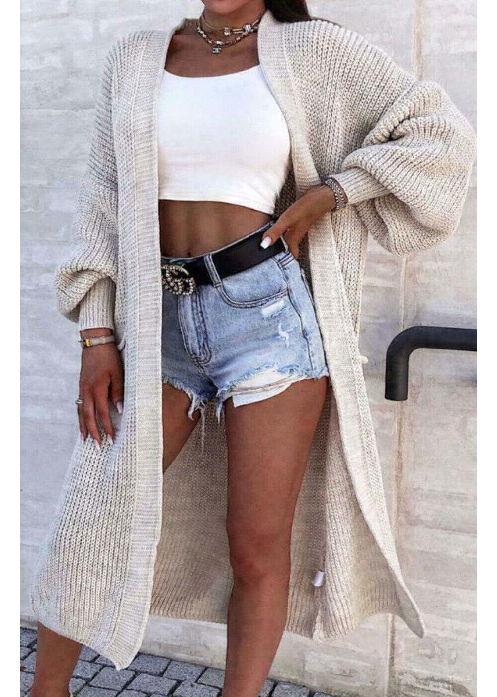 NOIRÉ – Classic Knit Pocket Cardigan Sweater