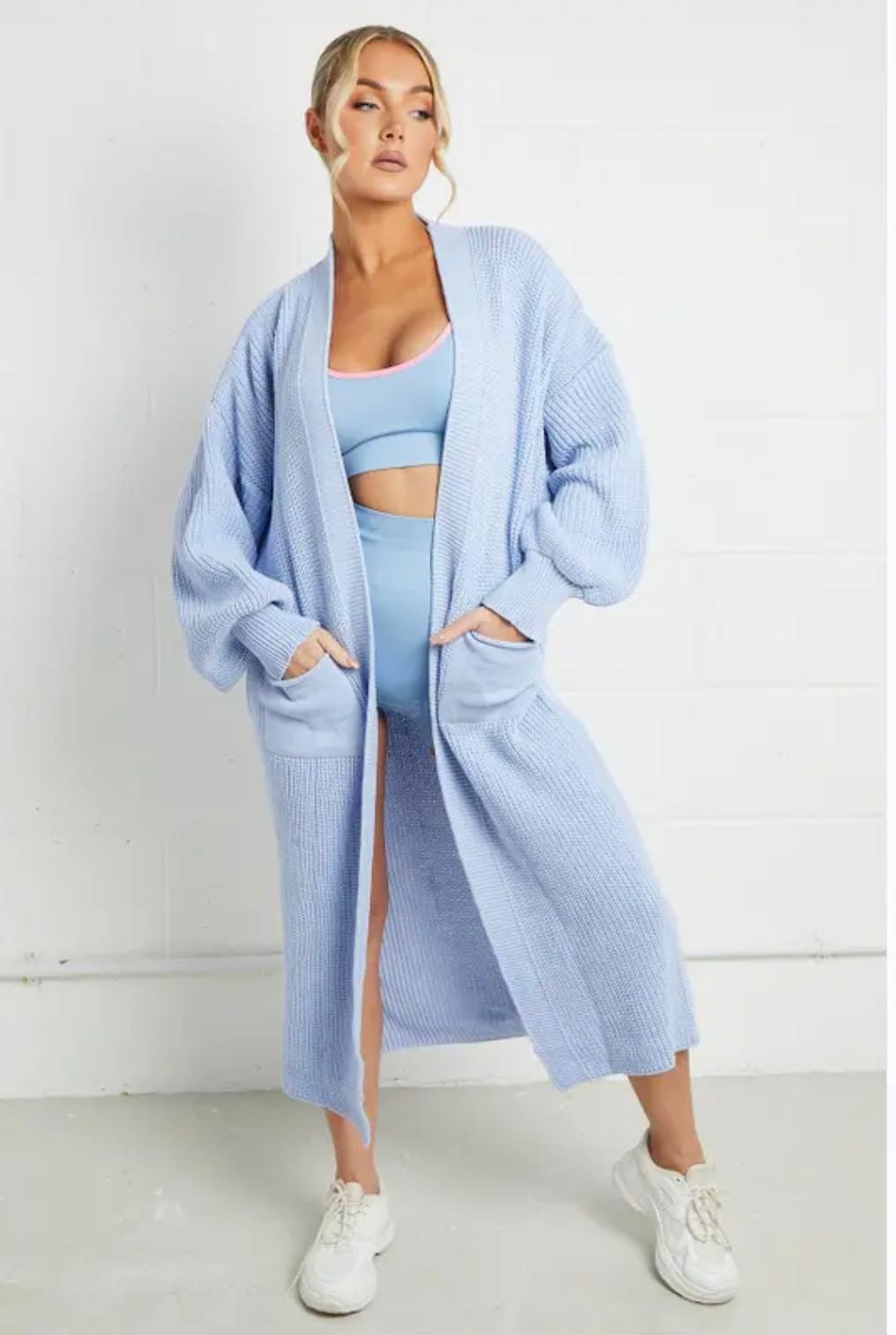 NOIRÉ – Classic Knit Pocket Cardigan Sweater