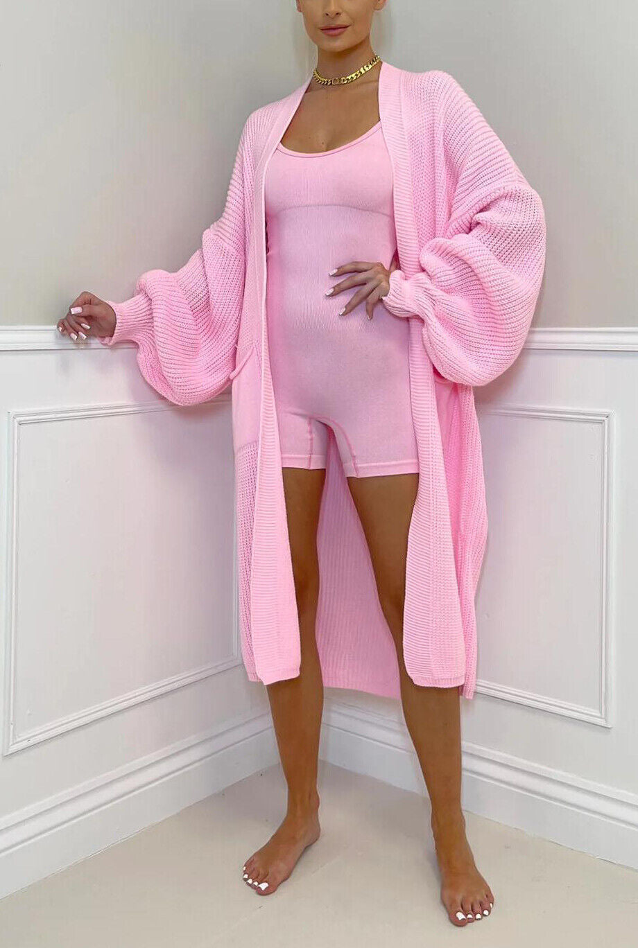 NOIRÉ – Classic Knit Pocket Cardigan Sweater