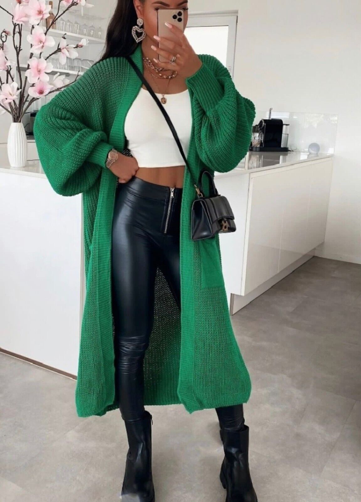 NOIRÉ – Classic Knit Pocket Cardigan Sweater