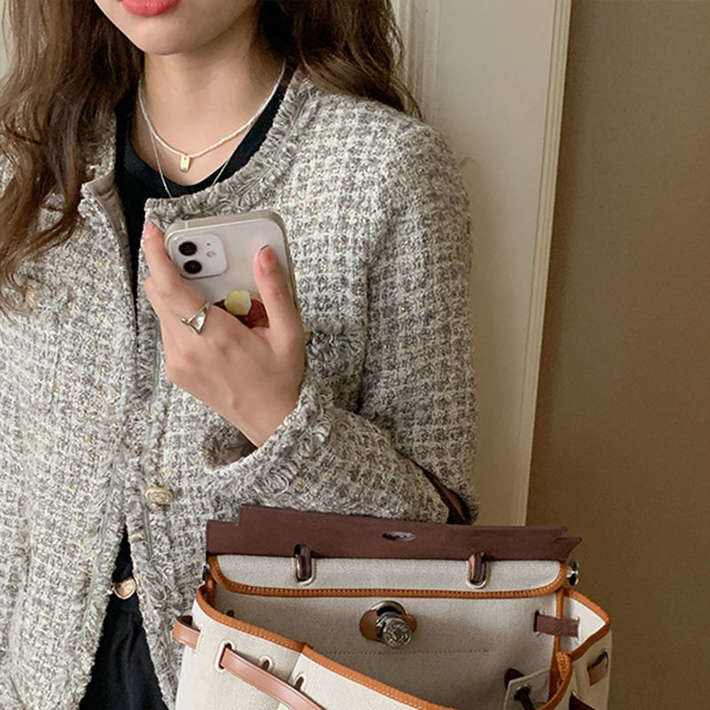 CÉLENE – Minimalist Outerwear Top